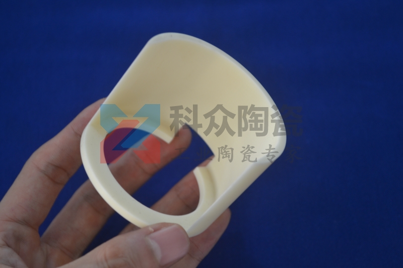 對(duì)比傳統(tǒng)鋼材氧化鋁陶瓷具有哪些優(yōu)勢(shì)？